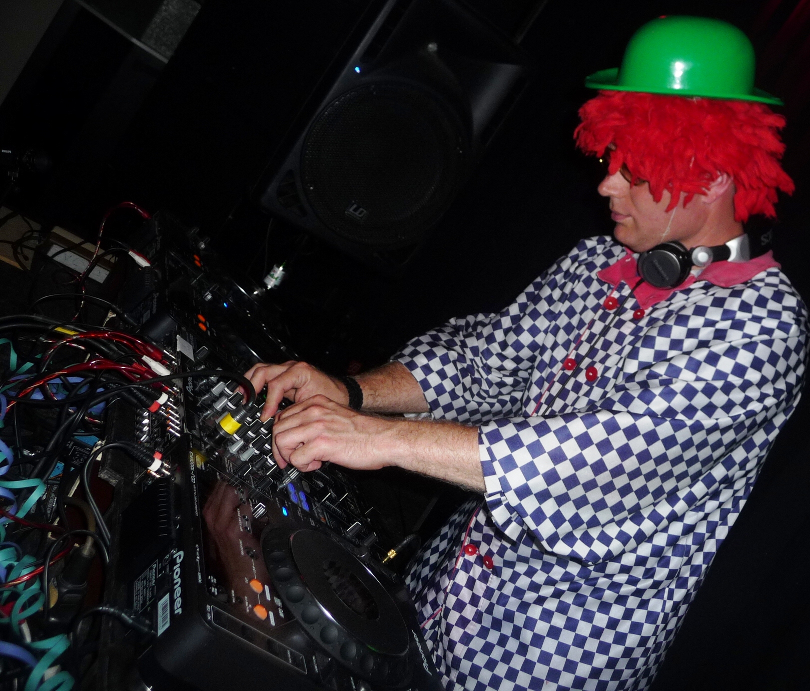 Clown als DJ